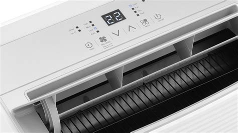 Detailný záber na LED ovládací panel a diaľkový ovládač klimatizácie Orava