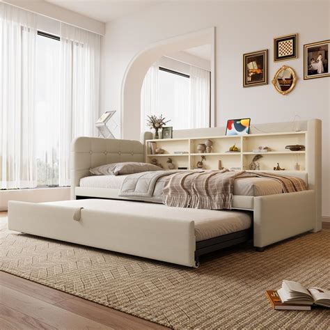 Interiér moderného solária s ergonomickým lôžkom