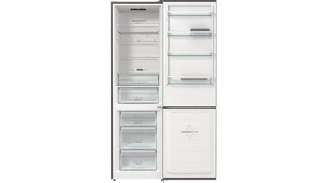 Interiér kombinovanej chladničky Gorenje NRC620CSXL4 s detailom zásuvky CrispZone
