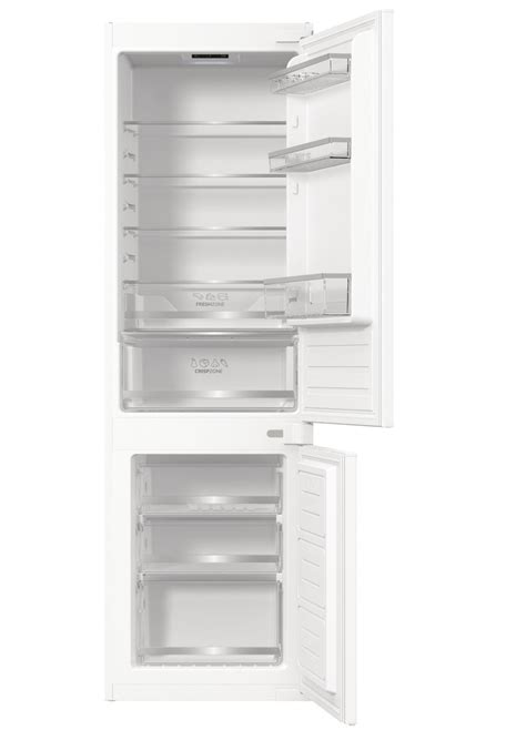 Biela kombinovaná chladnička s mrazničkou Electrolux ENF2700AOW v modernom kuchynskom interiéri