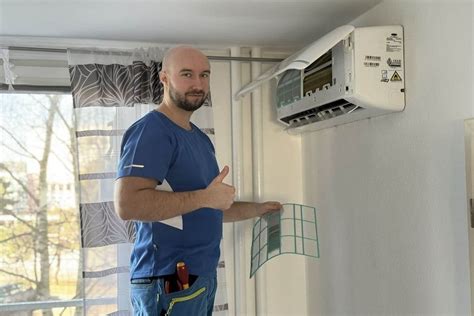 Infografika znázorňujúca výhody modernej klimatizácie: chladenie, čistenie vzduchu a úspora energie