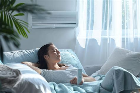 Infografika porovnávajúca hlučnosť rôznych zdrojov zvuku s hlučnosťou klimatizácie