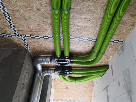 Rozvody vzduchotechniky v komerčnom objekte