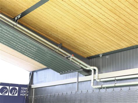 Detail panelu Zehnder ZIP s rúrkami.