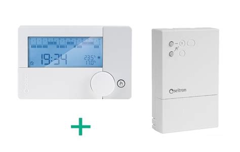 Detailná fotografia bezdrôtového priestorového termostatu IVAR.TRD s displejom