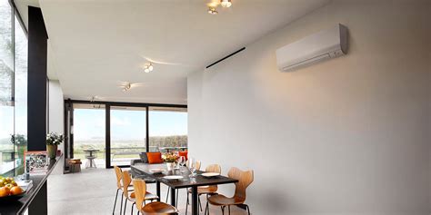 Fotografia interiéru s nainštalovanou elegantnou klimatizáciou Daikin