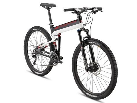 Koláž rôznych typov elektrobicyklov: mestský, horský, skladací.