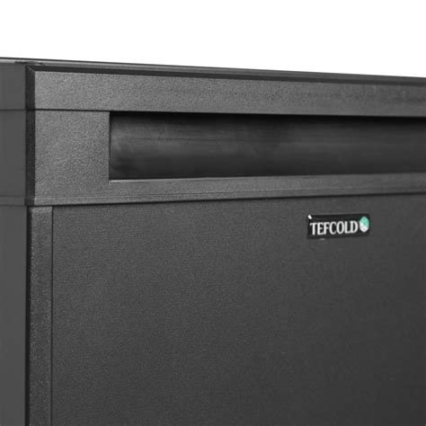 Detailná fotografia hlavice dymovodu Vaillant v čiernom prevedení