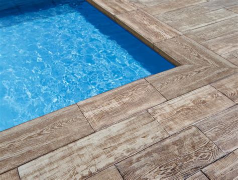 Rôzne typy bazénových konštrukcií: železobetón, laminát, plast, antikor