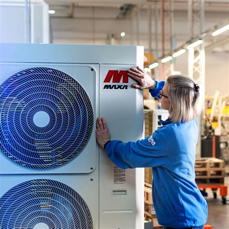 Schematické znázornenie rozdielov medzi monosplit a multisplit klimatizáciou