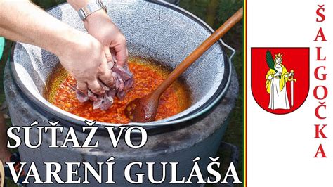 Ilustračné foto hotového kotlíka a kotliny z pivného suda, v pozadí varenie guláša