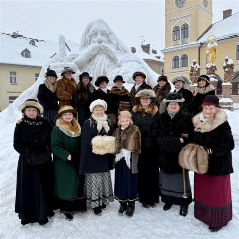 Fotografia zakladateľa Antona Hargassnera alebo historický záber výrobného závodu