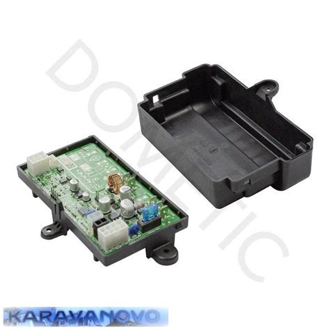 Ilustrácia rôznych typov náhradných dielov pre chladničky Dometic, vrátane termostatu, ventilátora a tesnenia.