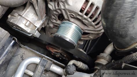 Umiestnenie termostatu v motorovom priestore Škody Favorit