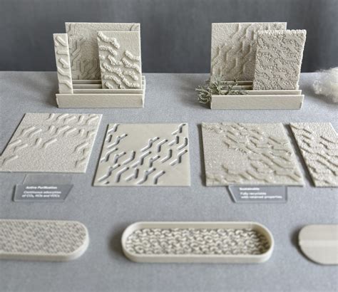 Infografika porovnania káblov s konštantným výkonom a samoregulačných káblov