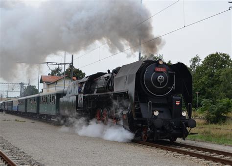 Historická parná lokomotíva