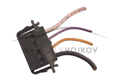 Detail poškodeného odporu ventilátora kúrenia