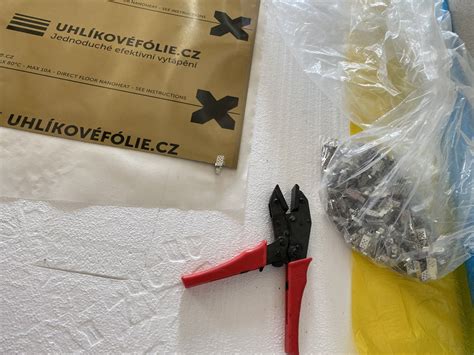Detail inštalácie vykurovacích káblov pod poter