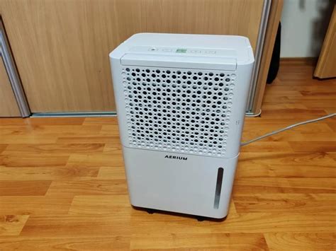 Ilustračná fotografia odvlhčovača vzduchu v interiéri