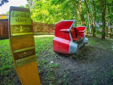 Zaujímavá lavička v Kúpeľnom parku v Turčianskych Tepliciach