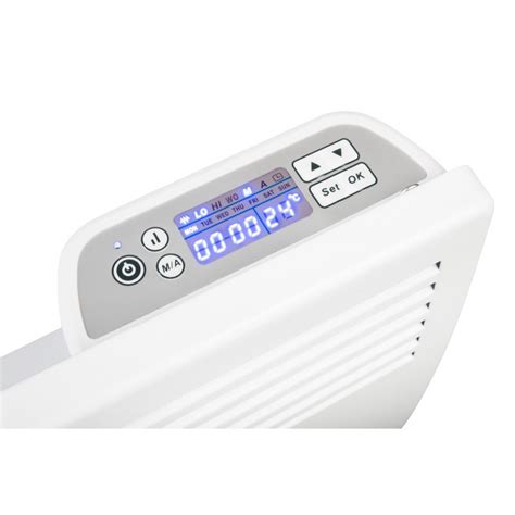 Detailný záber na LED displej a ovládacie prvky konvektora Rohnson R-0520WT.