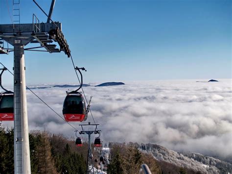 Moderná kabínková lanovka vedúca do strediska Otupné.