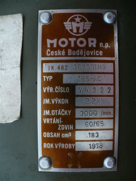 Štítok motora s informáciami o účinnosti a krytí