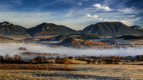 fotografia hmly nad krajinou