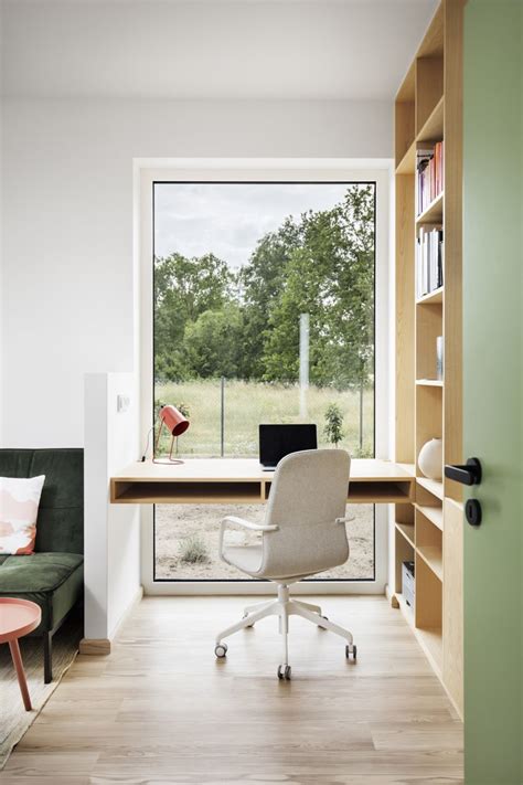 Vizualizácia interiéru s francúzskym oknom a výhľadom do záhrady